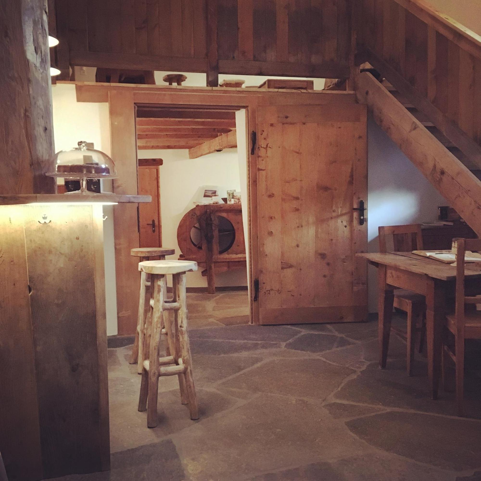 圣玛利亚瓦尔姆斯塔尔Chasa Jaro住宿加早餐旅馆 外观 照片